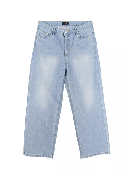 mens-light-wash-relaxed-jeans-il516
