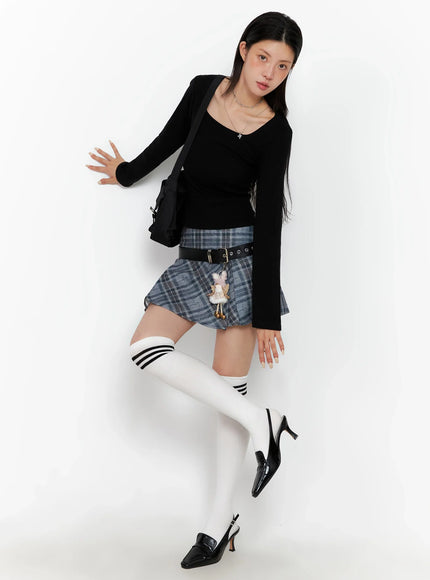 wide-neck-fitted-long-sleeve-top-is508