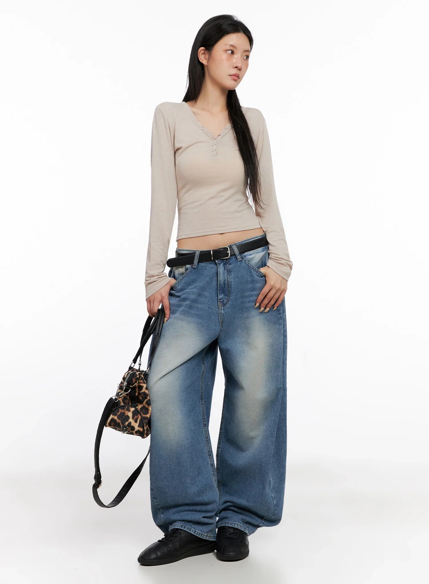 slim-fit-long-sleeve-henley-tee-is515