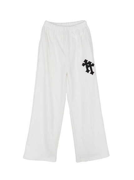 patched-chic-wide-fit-sweatpants-iy516