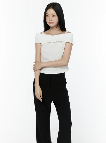 chic-off-shoulder-sleeveless-blouse-iu503