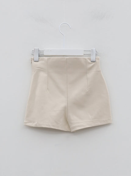 Line High Waist Half Pants IU26