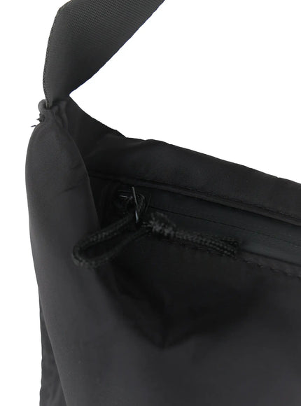 mens-half-moon-crossbody-bag-il504
