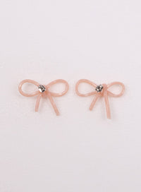 acrylic-ribbon-stud-earrings-ij419