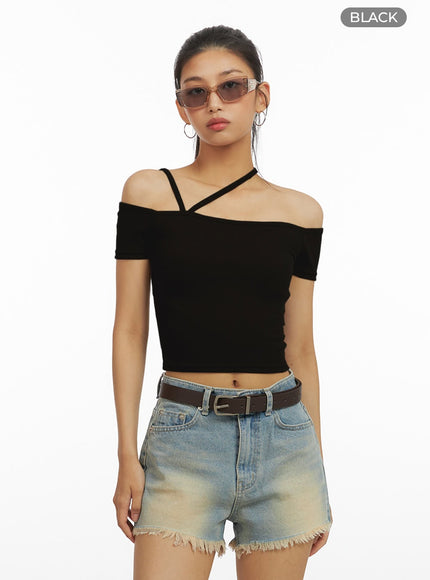 off-shoulder-strap-crop-top-iu412 / Black