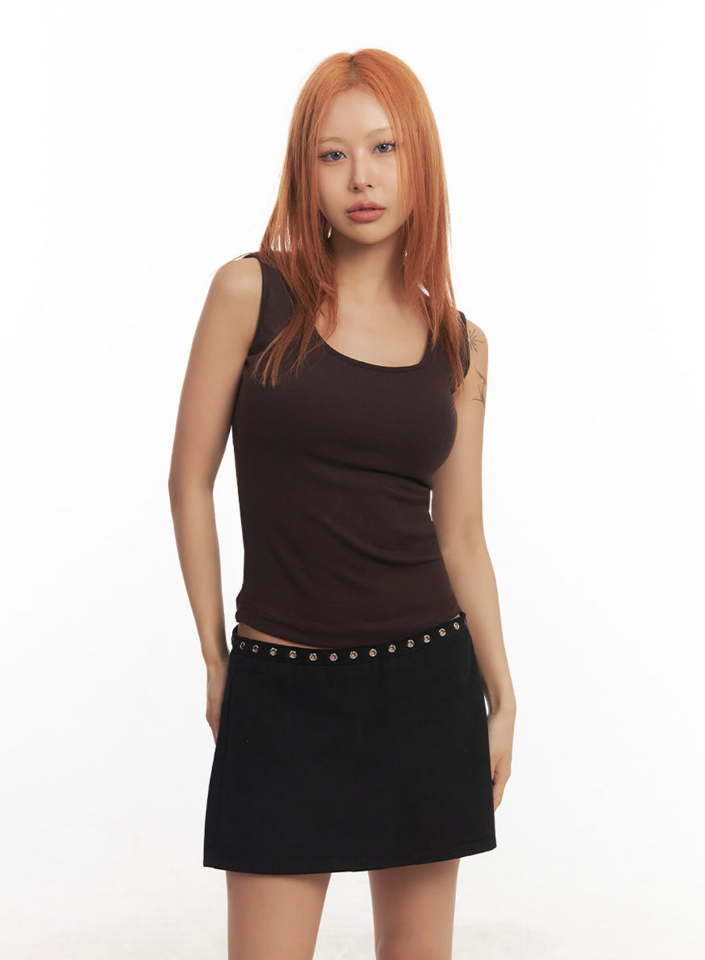 essential-u-neck-tank-top-ia517 / Dark brown