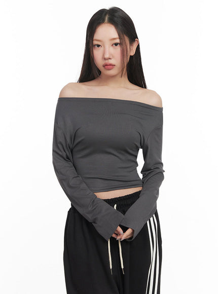 Essential Off-Shoulder Long-Sleeve Crop Top IM524