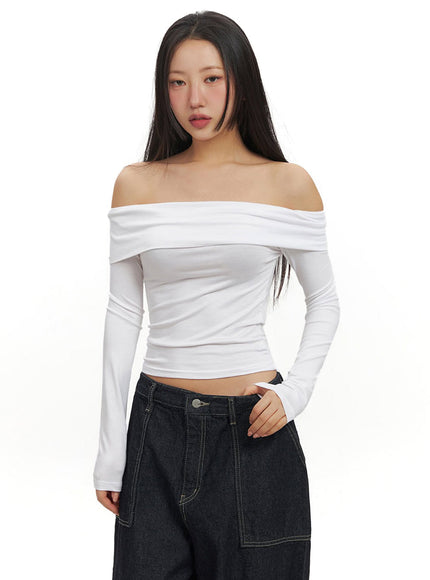 cozy-off-shoulder-slim-fit-top-if510 / White