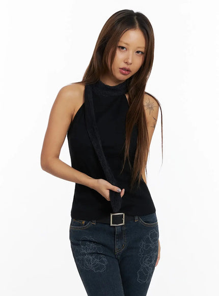 contrast-halter-top-in528 / Black