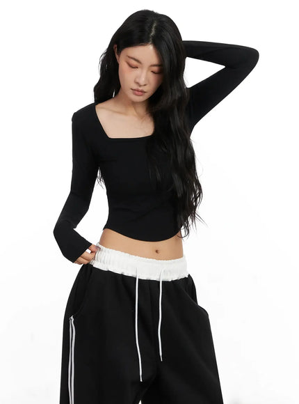 square-neck-crop-top-in528 / Black