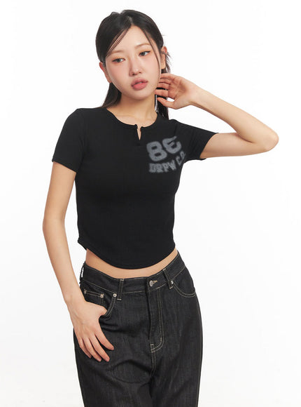 tomboy-graphic-crop-top-ia524 / Black