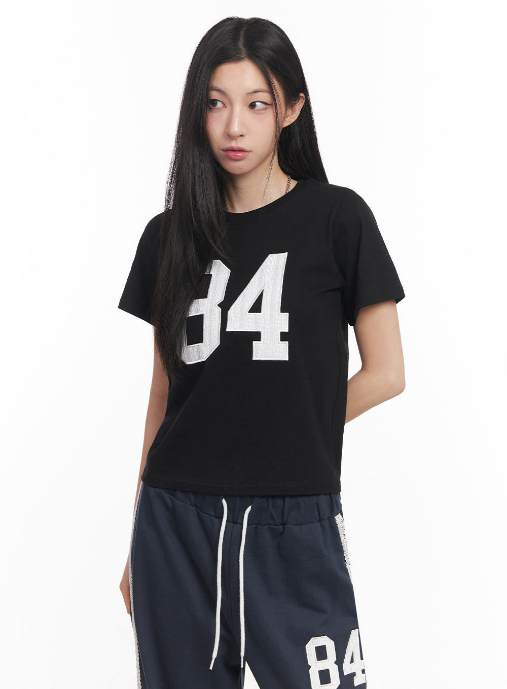 lace-embroidered-84-graphic-tee-iy516 / Black
