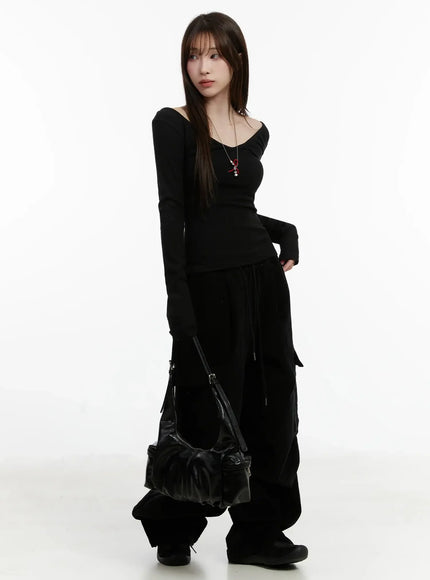 shirred-v-neck-top-id525 / Black