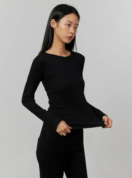 ribbed-knit-long-sleeve-top-ij505 / Black