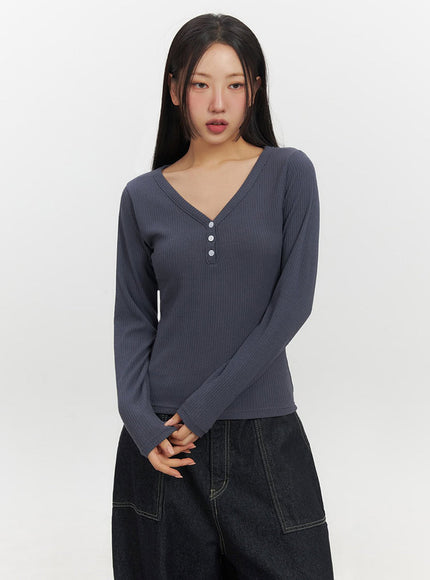 Buttoned V-Neck Long-Sleeve Top IF510
