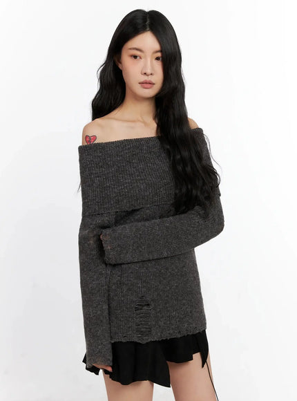 distressed-off-shoulder-sweater-in528 / Dark gray