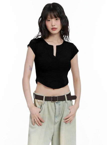 minimalist-v-neck-crop-top-il531 / Black