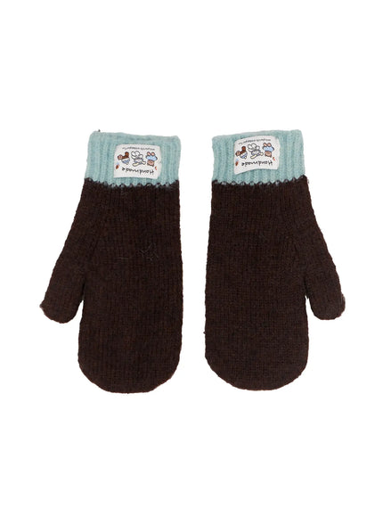 two-tone-doll-patch-mittens-in510 / Dark brown