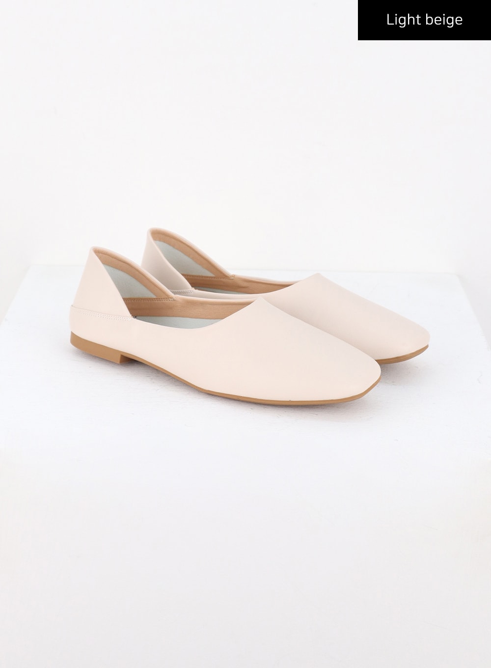 faux-leather-flat-shoes-io311 / Light beige