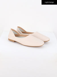 faux-leather-flat-shoes-io311 / Light beige
