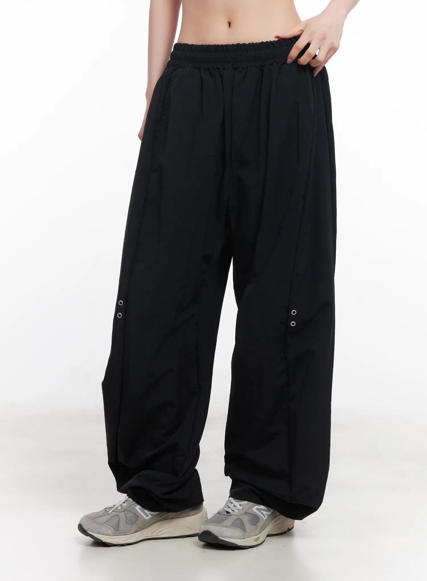 wide-leg-eyelet-nylon-pants-cu511