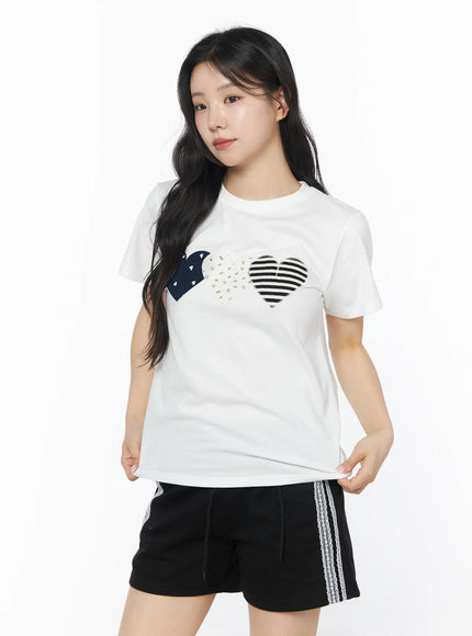 pattern-hearts-graphic-crop-tee-cd805
