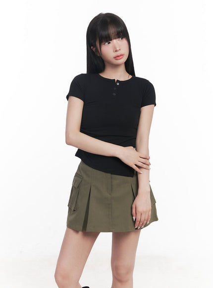 asymmetric-buttoned-crop-top-cy527