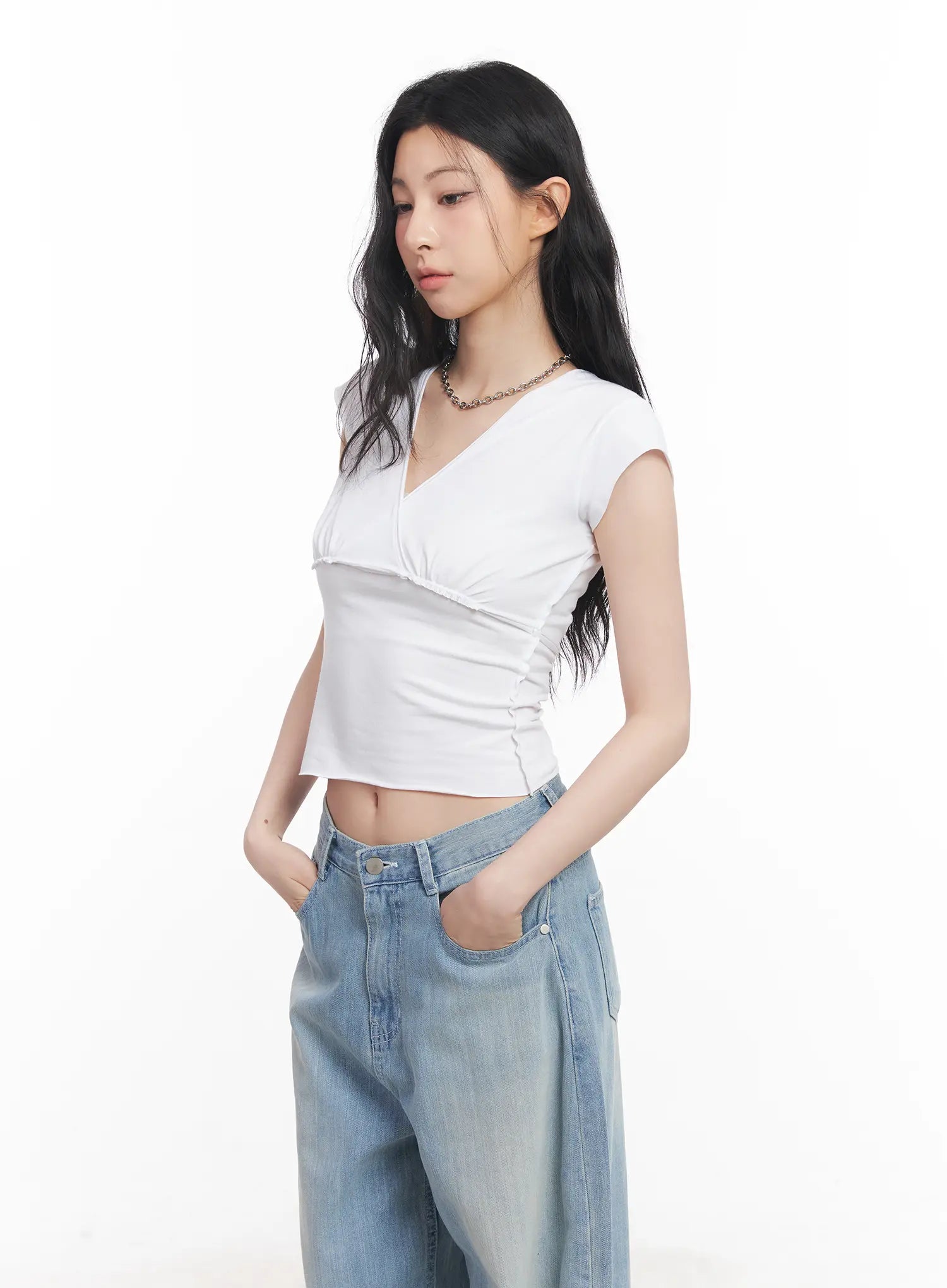 v-neck-cropped-tee-cu511