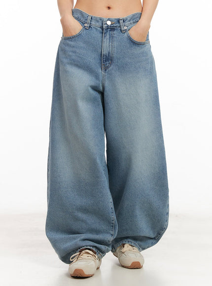 Margaret Wide-Fit Baggy Jeans CM512