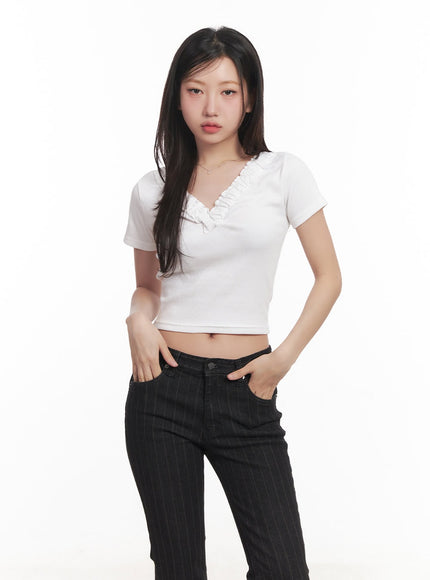frill-trim-v-neck-crop-tee-ca525