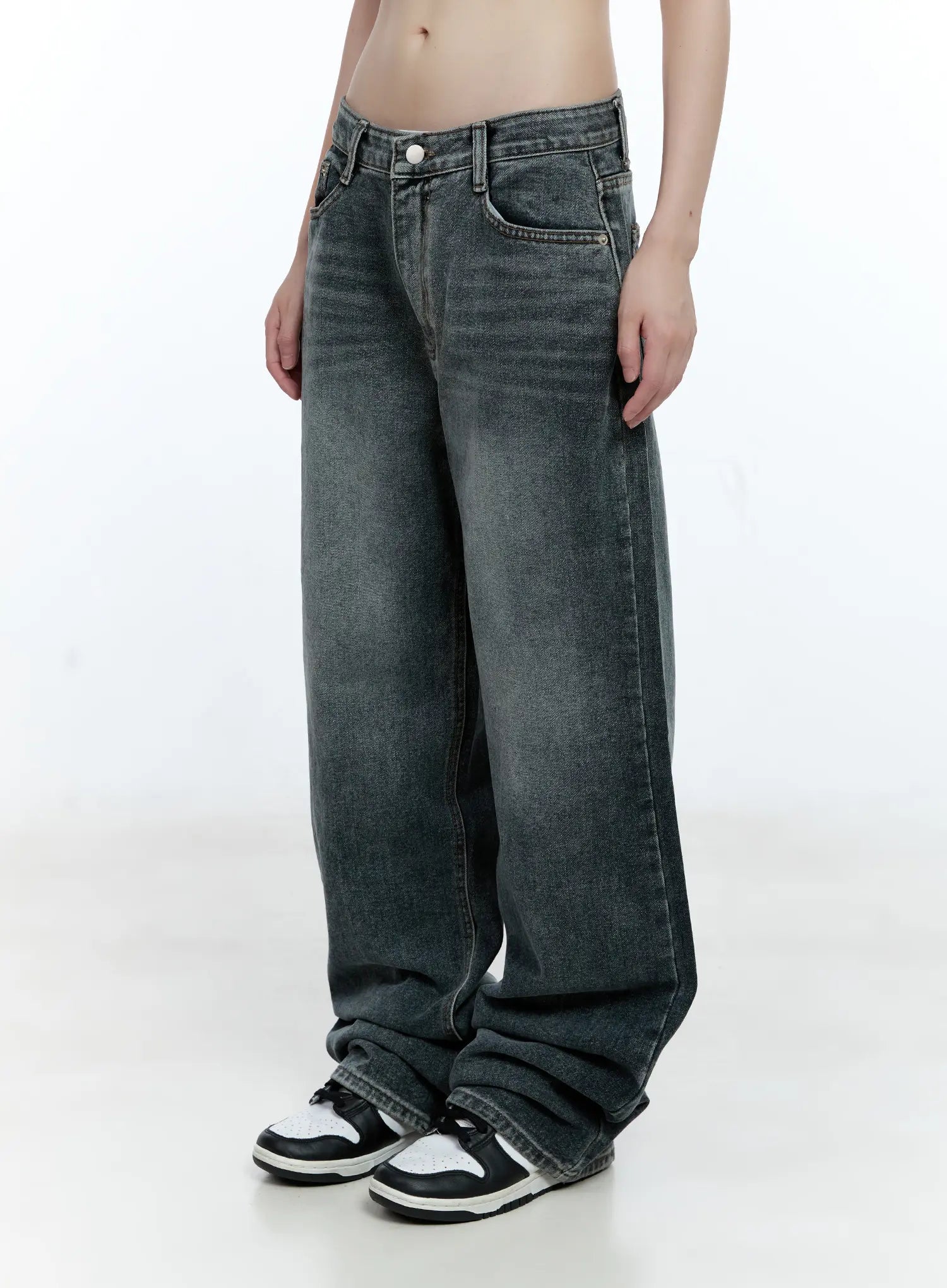 soomin-vintage-wash-wide-leg-jeans