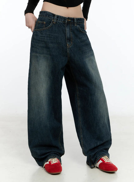 hunter-washed-wide-leg-jeans-cn517