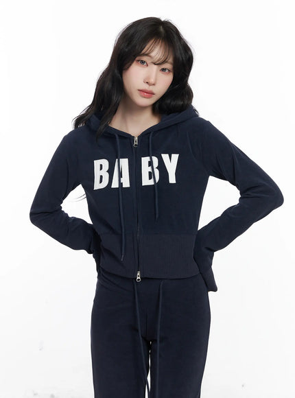 velour-cropped-long-sleeve-graphic-hoodie-cj526