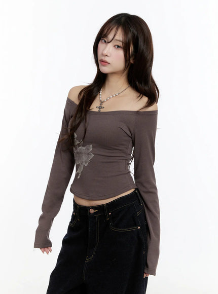 off-shoulder-printed-long-sleeve-top-cn524