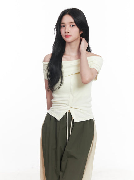 buttoned-slit-off-shoulder-crop-top-cy526