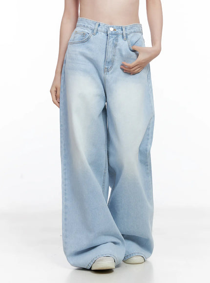dana-wide-leg-light-wash-jeans-cg521