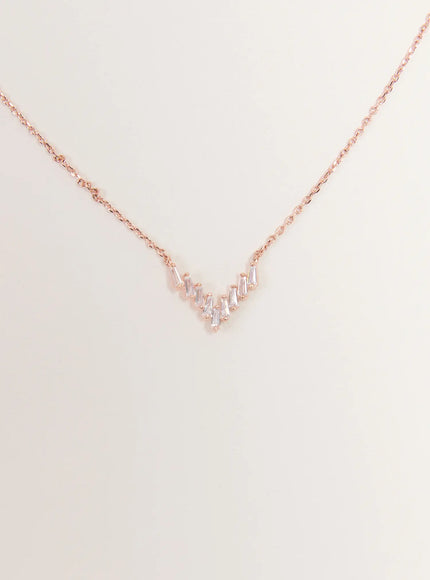 acc-strike-v-necklace-kc1008