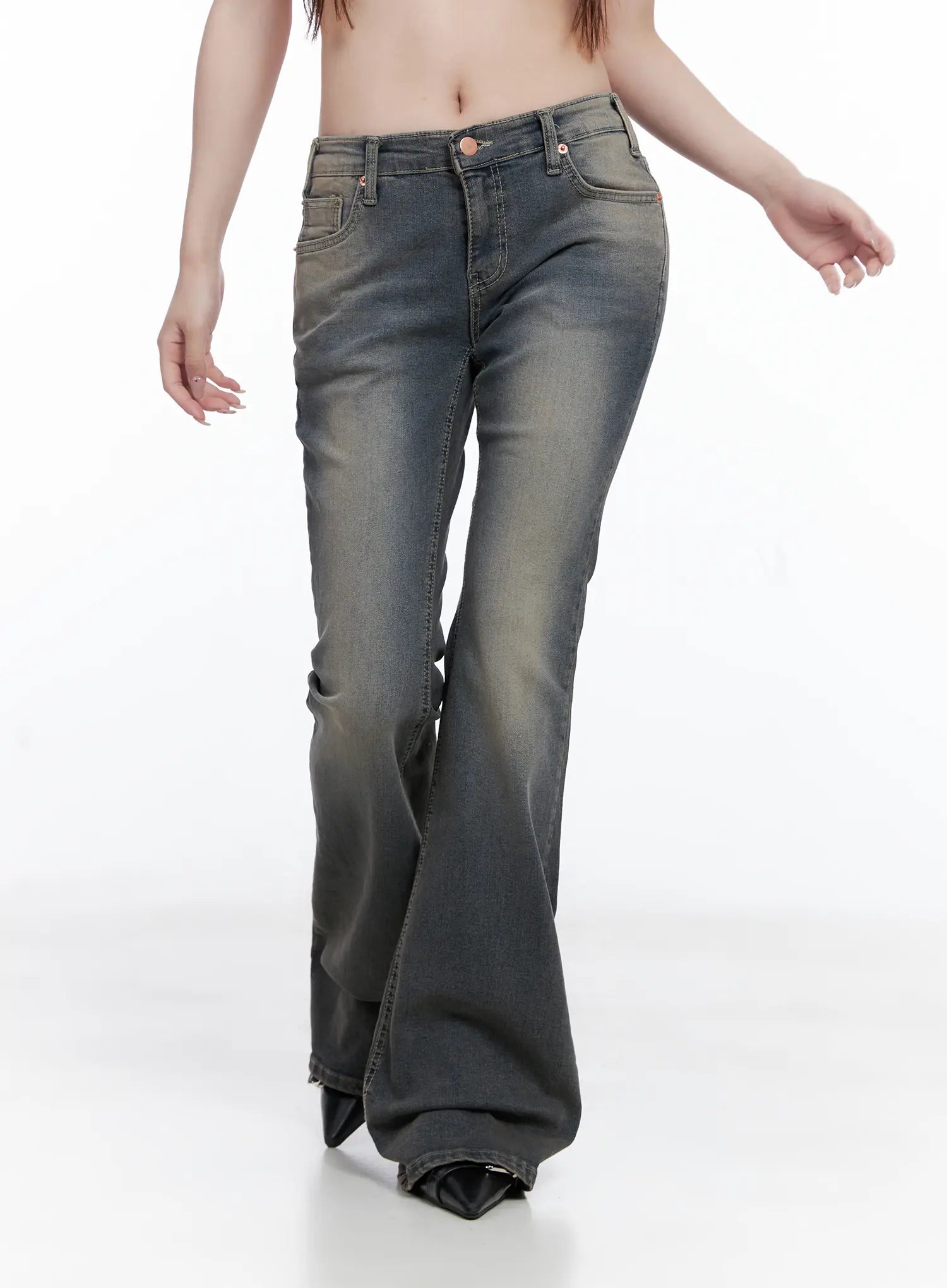 sumin-low-rise-flare-hip-pad-jeans-cg529