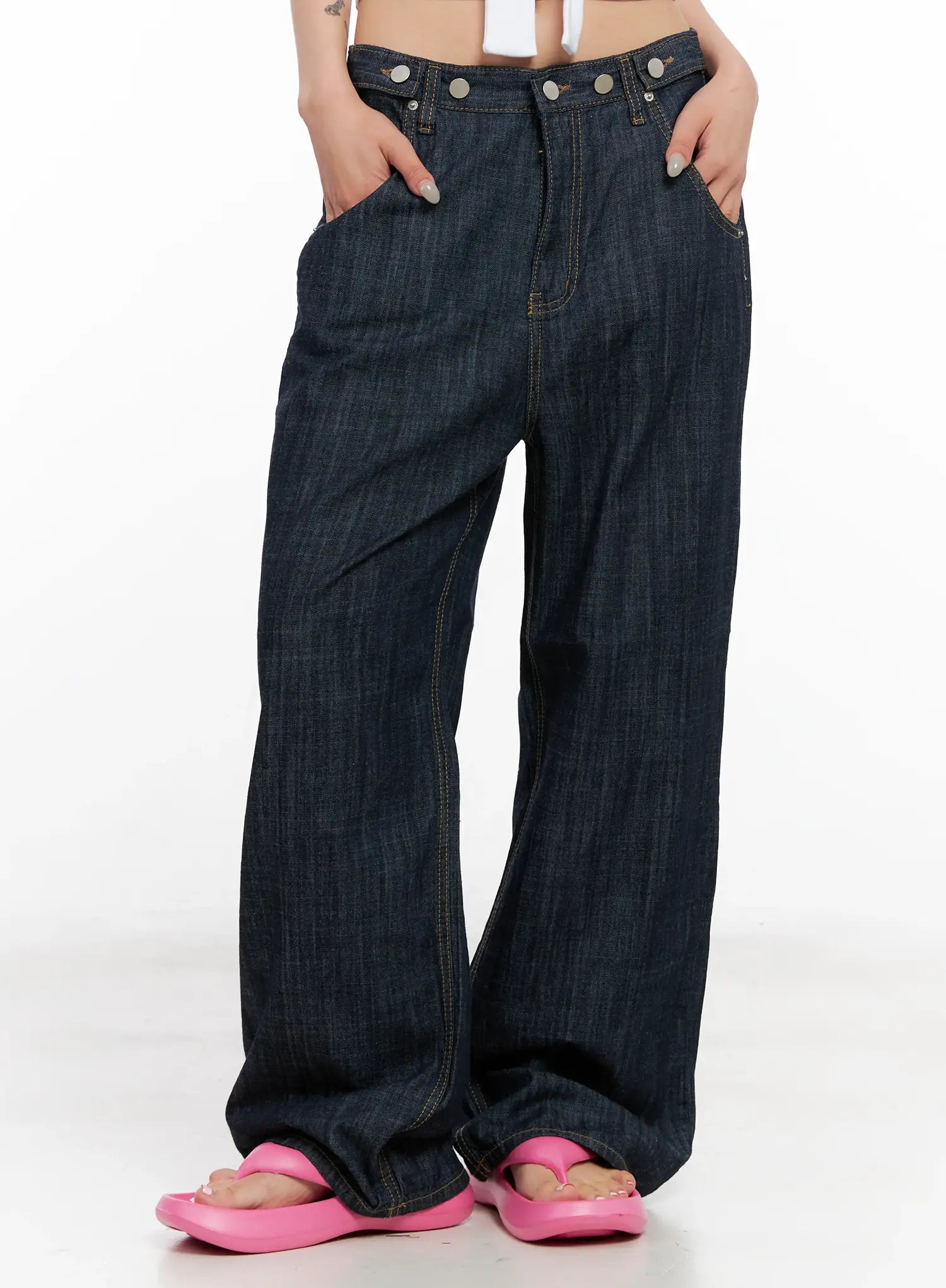 saebi-button-detail-jeans-cl528