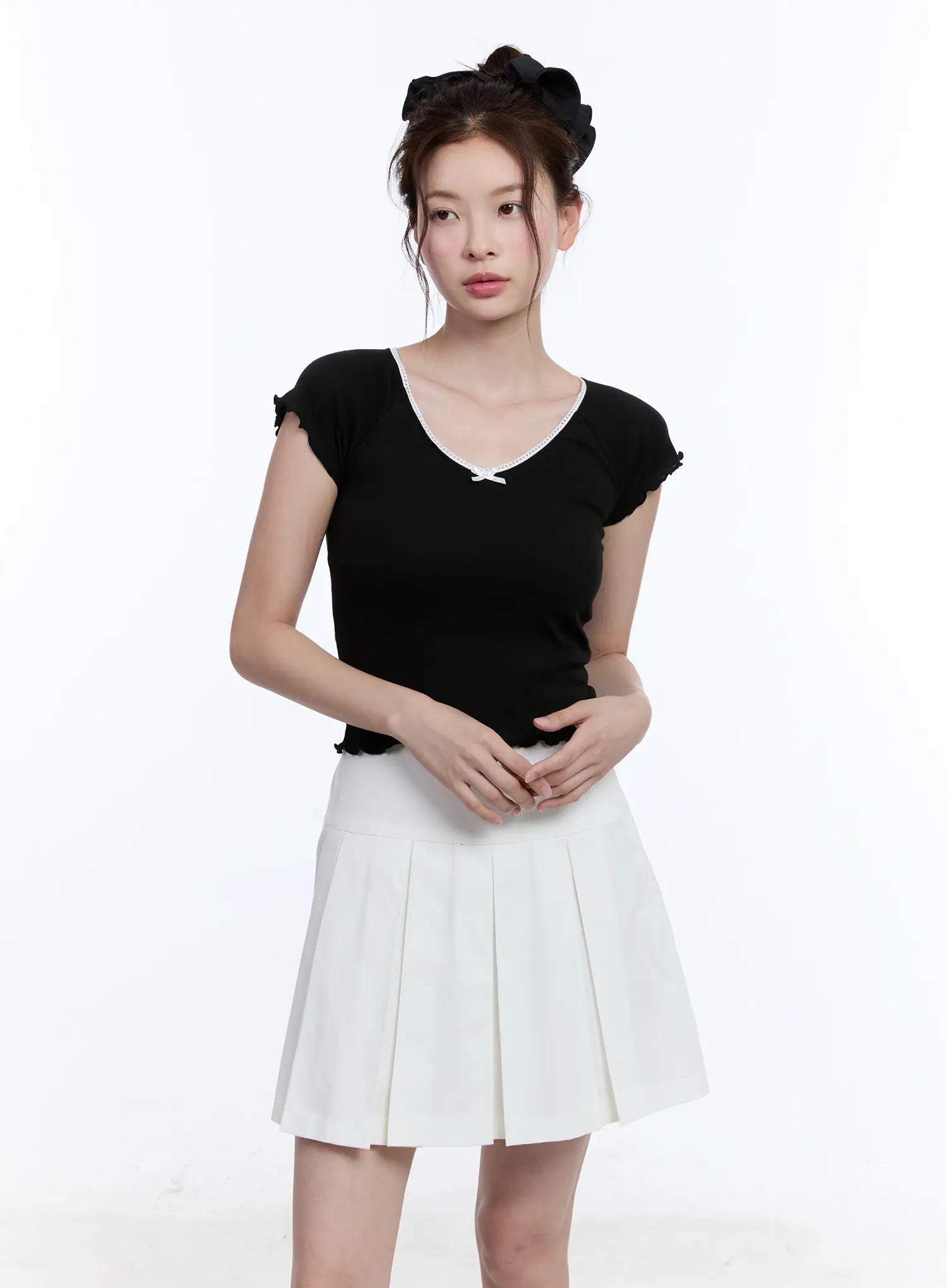 ribbon-lace-v-neck-crop-tee-cu513