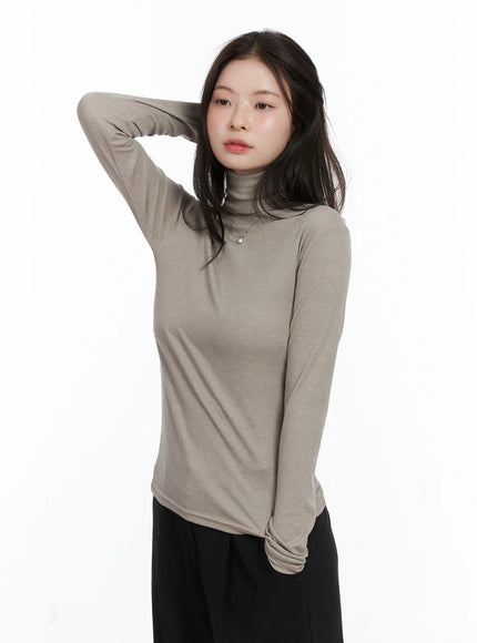 slim-fit-ribbed-turtleneck-long-sleeve-top-cn518 / Beige