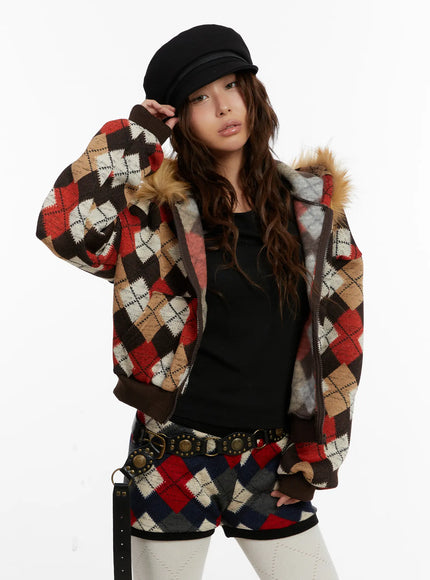 argyle-faux-fur-trim-zip-up-hoodie-cd512 / Beige