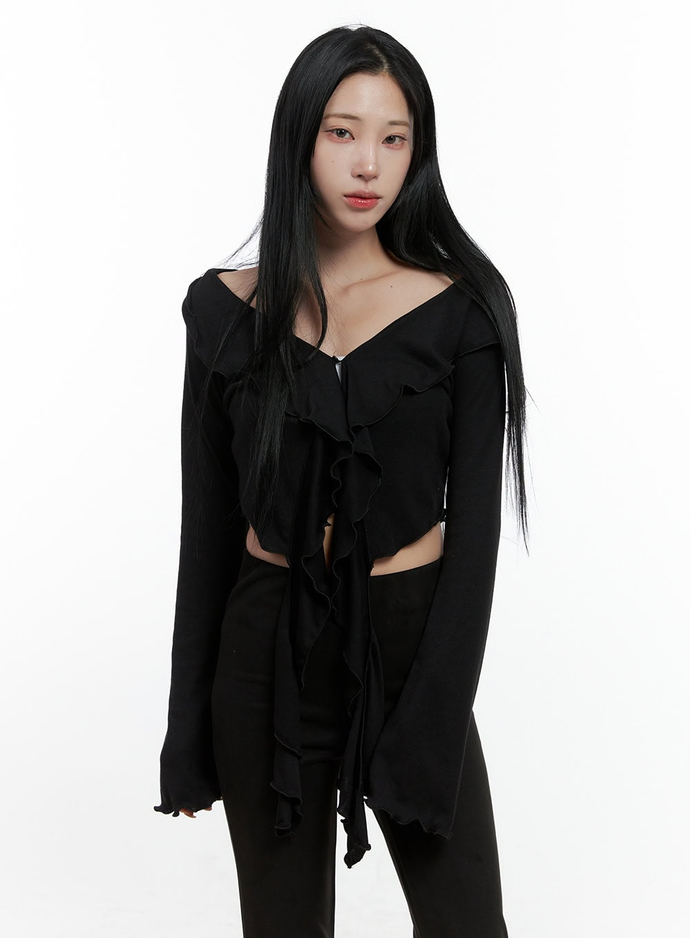 ruffle-v-neck-long-sleeve-crop-top-cn408 / Black