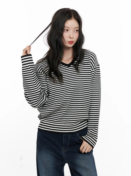 v-neck-striped-knit-sweater-co530 / Black