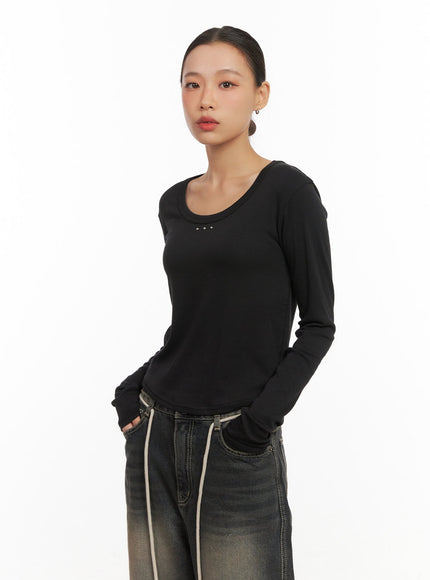 cotton-blend-solid-u-neck-top-cd410 / Black