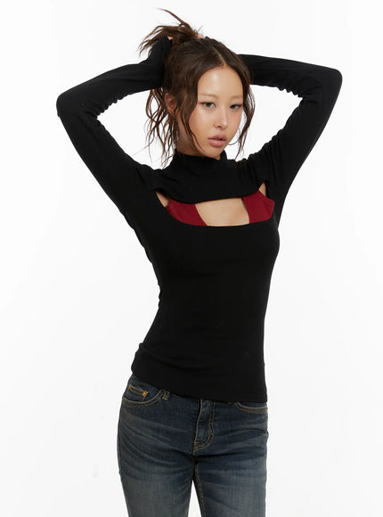slit-detail-contrast-turtleneck-top-cd515 / Black
