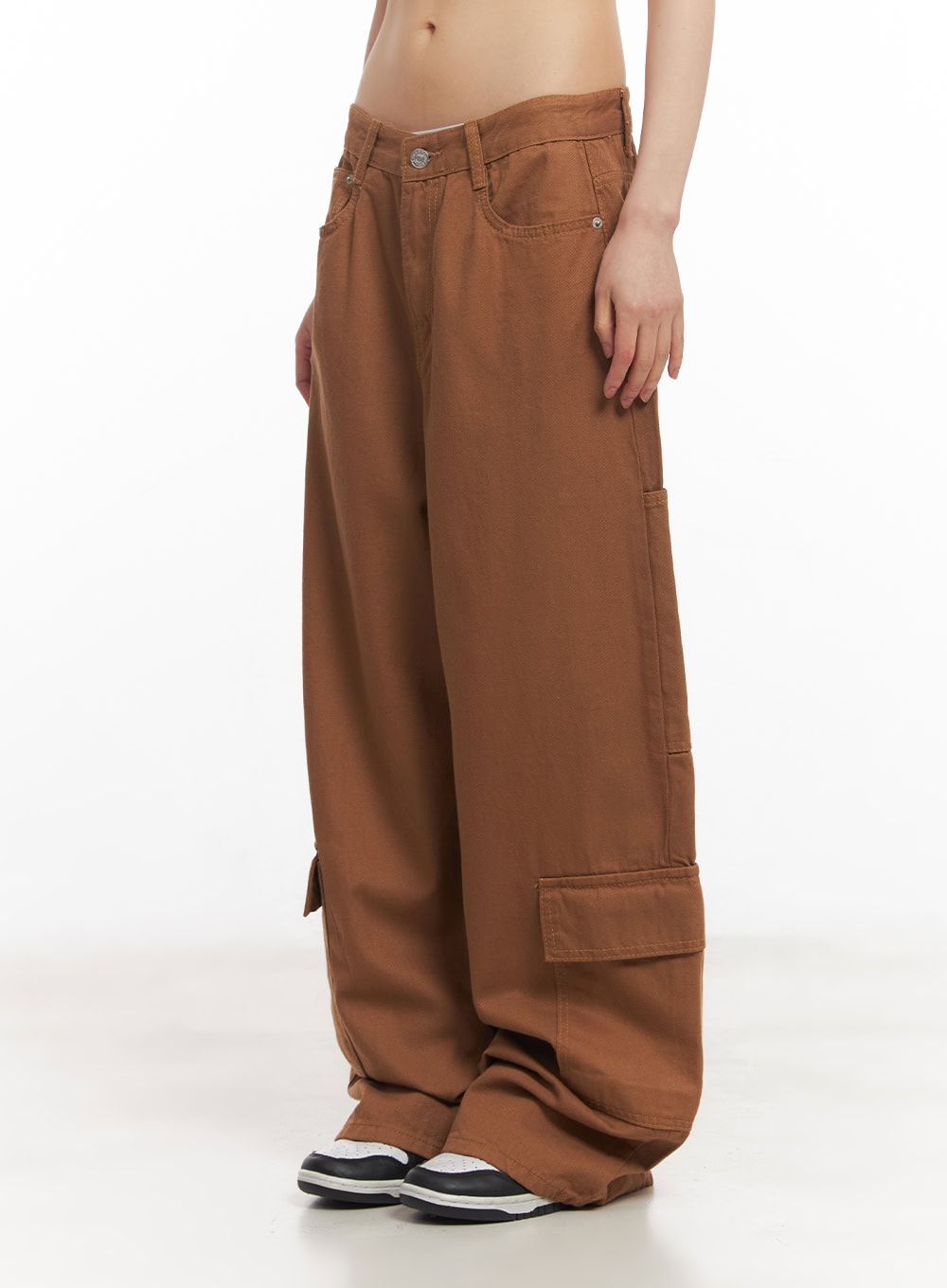 relaxed-fit-cargo-pants-ca523