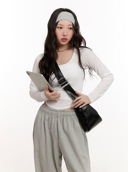 essential-cropped-long-sleeve-top-cm507