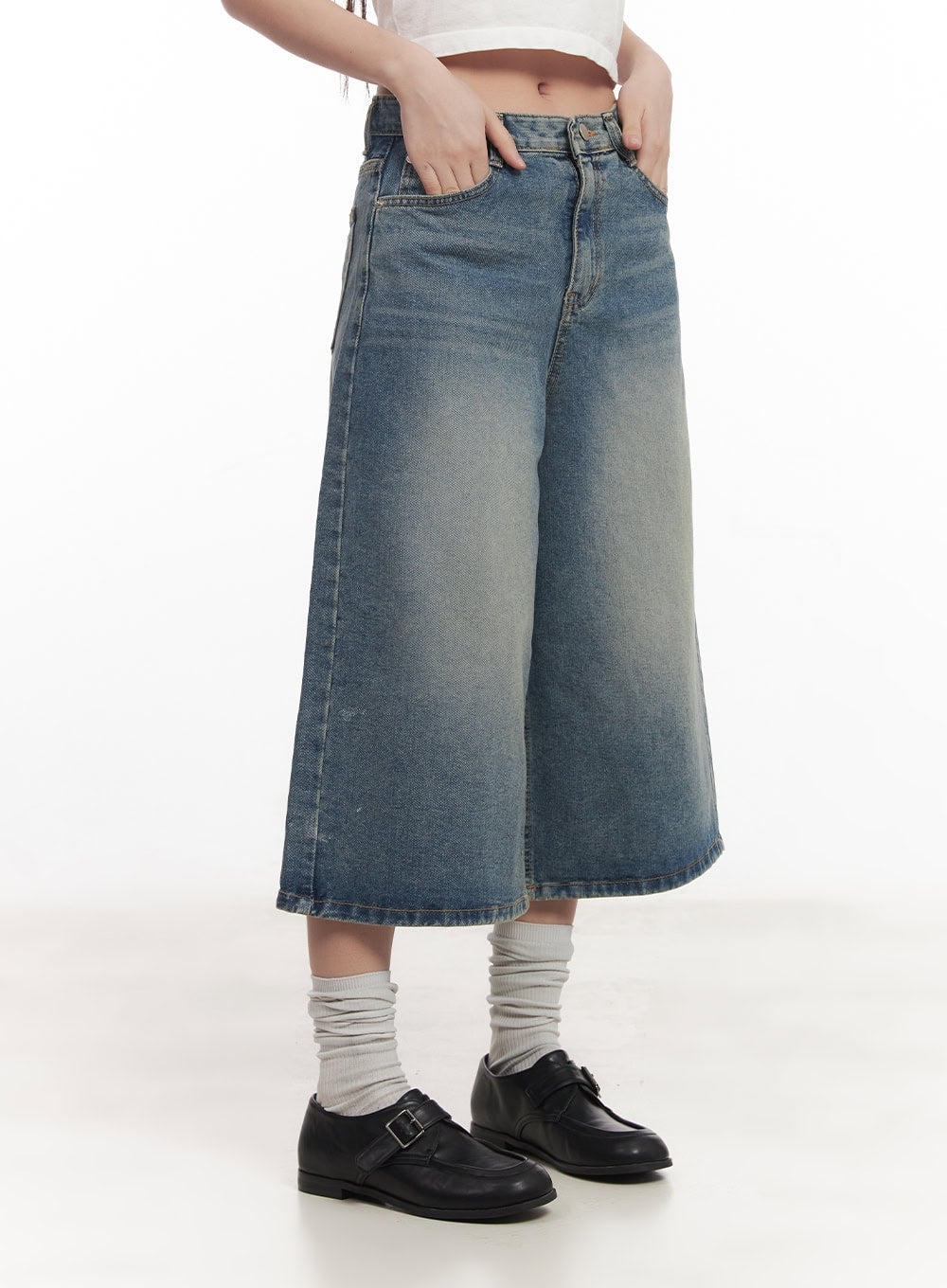 washed-wide-leg-denim-jorts-cm528