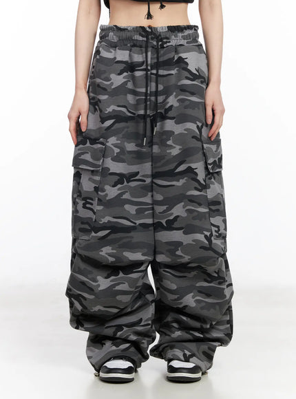street-style-camo-wide-cargo-pants-cm519